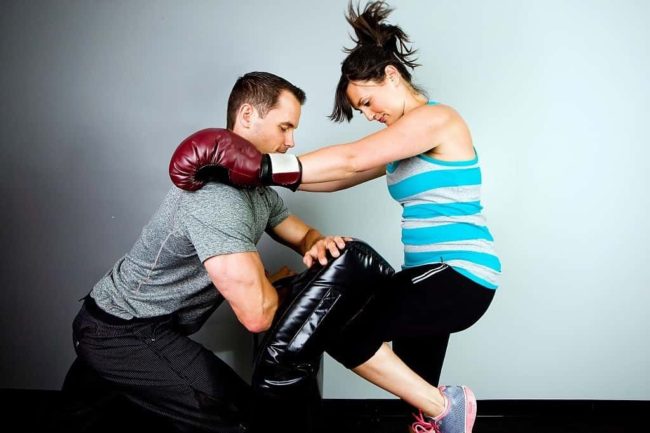 shutterstock_81222736 practicantes de artes marciales