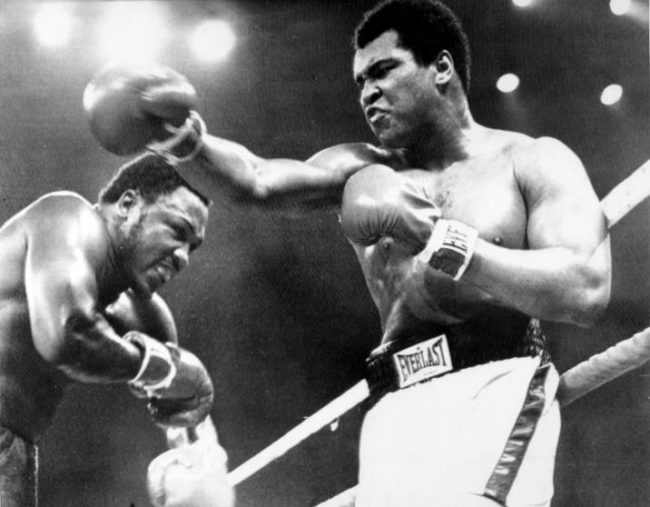 Sport Boxing. Manila, Philippines. pic: 1st October 1975. World Heavyweight Championship. The “Thrilla in Manila”. Seventh Round. Heavyweight Champion Muhammad Ali, right who beat challenger Joe Frazier on a TKO. in the 14th round. boxeo