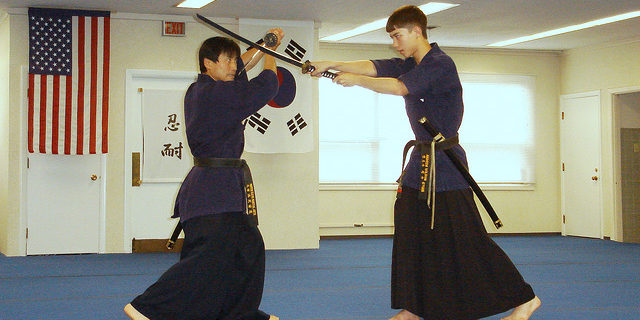 Kumdo Club teaches Korean sword fighting – The Crimson White