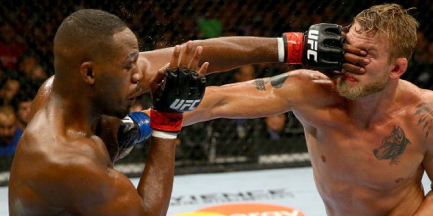 Jon-Jones-pokes-Gustavsson-gndtech