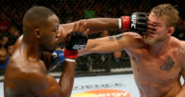 Jon-Jones-pokes-Gustavsson-gndtech
